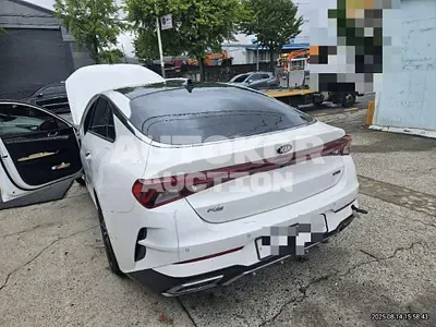 2020, BMW / B5, 139293 км., gas, 1600 куб.см.