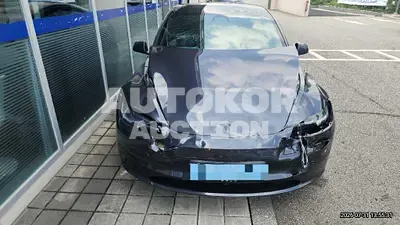 2026, Tesla / Model 3, 2000 км., electric