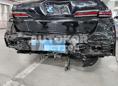 2023, BMW / 760, 33852 км., electric, 281 куб.см.