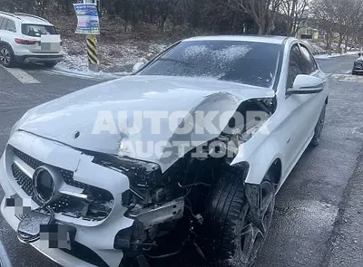 2020, Mercedes-Benz / C 300, 44986 км., hybrid, 1991 куб.см.