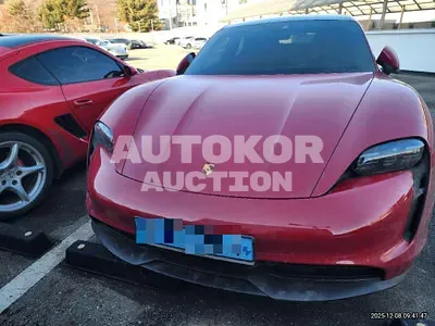 2022, Porsche / Taycan, 27513 км., electric