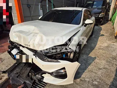 2021, BMW / B5, 63603 км., gas, 2000 куб.см.