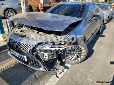 2019, Lexus / ES 300, VIN: JTHB21B15K2055936, 38649 км., hybrid