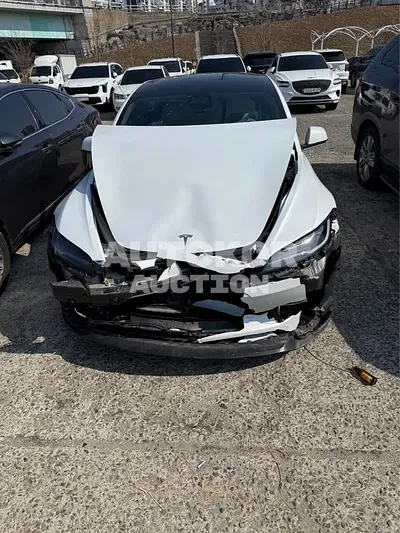 2024, Tesla / Model 3, 18000 км., electric