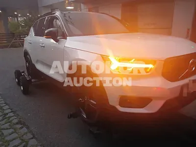 2019, Volvo / XC40, gas