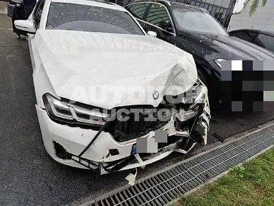 2023, BMW / 520, 13500 км., gas, 1998 куб.см.