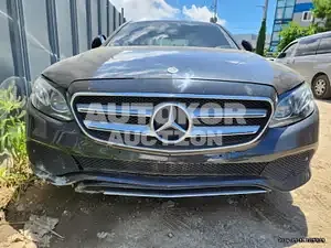2017, Mercedes-Benz / E 220, 175374 км., diesel