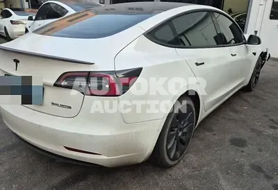 2021, Tesla / Model 3, VIN: 5YJ3E1EB8MF946613, electric