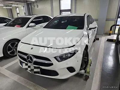2021, Mercedes-Benz / A 220, 40539 км., gas
