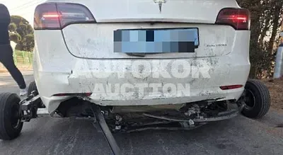 2022, Tesla / Model 3, electric