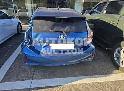 2018, Toyota / Prius C, 112079 км., hybrid