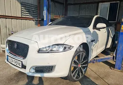 2019, Jaguar / XJ, VIN: SAJAA22P1KNW17857, 44250 км., diesel