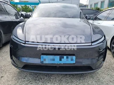 2025, Tesla / Model Y, 12550 км., electric, 180 куб.см.