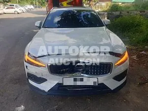 2020, Volvo / V60, VIN: YV1ZZ102CL1043513, 44000 км., gas