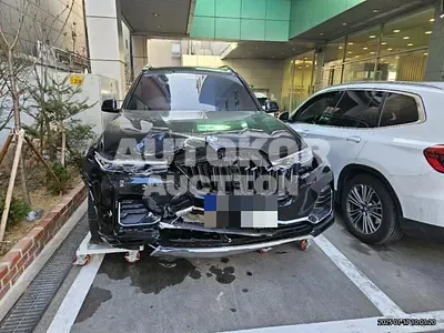 2021, BMW / 740, gas
