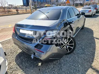2019, Mercedes-Benz / E 300, VIN: WDDZF5DBXKA670477, 49467 км., gas