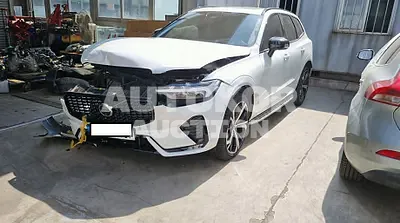 2022, Volvo / XC60, VIN: YV1UZ062CN1951354, 11682 км., hybrid