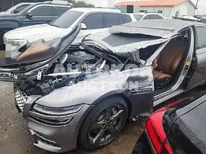 2022, Genesis / G80, 30000 км., gas, 2500 куб.см.