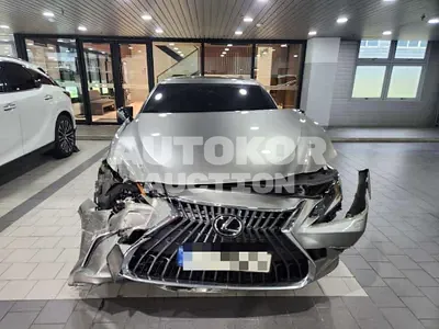 2024, Lexus / ES 300, 28982 км., hybrid