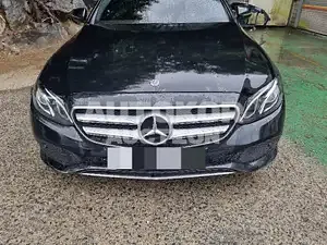 2019, Mercedes-Benz / E 300, VIN: WDDZF4JB1KA685013, 11437 км., gas