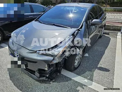 2016, Toyota / Prius, 99027 км., hybrid