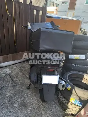 2021, BMW / 125, gas