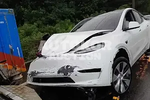 2021, Tesla / Model Y, VIN: 5YJYGDEE3MF227183, 100000 км., electric, 100 куб.см.