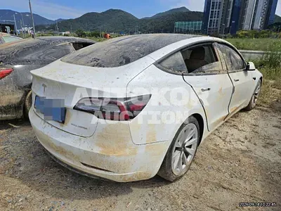 2021, Tesla / Model 3, 120000 км., electric