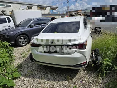 2018, Lexus / ES 300, 88300 км., hybrid
