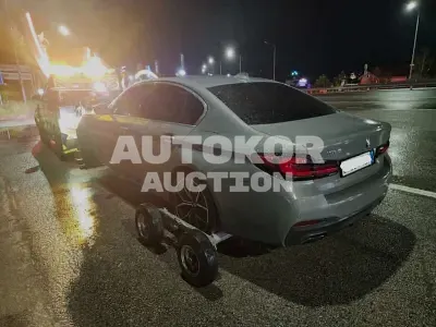2021, BMW / 530, VIN: WBA71BH08MWW92472, gas