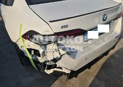 2024, BMW / i5, 31084 км., electric