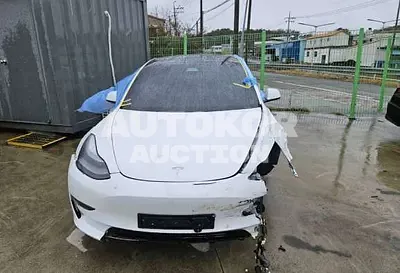 2021, Tesla / Model 3, electric