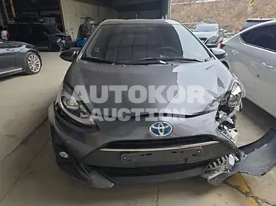 2019, Toyota / Prius C, 100000 км., hybrid, 1497 куб.см.