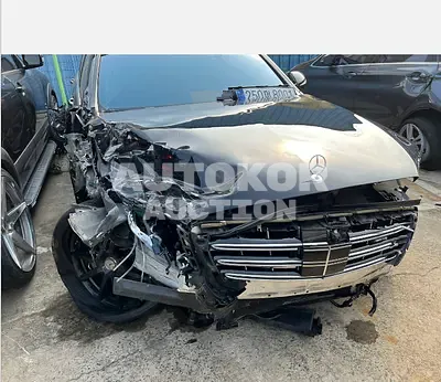 2017, Mercedes-Benz / s63, VIN: WDDUG7JB8HA303226, 76309 км., gas