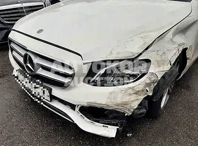 2018, Mercedes-Benz / E 200, VIN: WDDZF4CBXJA296432, 63748 км., gas