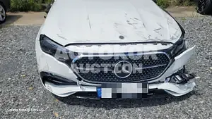 2024, Mercedes-Benz / E 300, 1200 км., gas