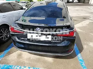 2022, Lexus / ES 300, 84892 км., hybrid, 2487 куб.см.