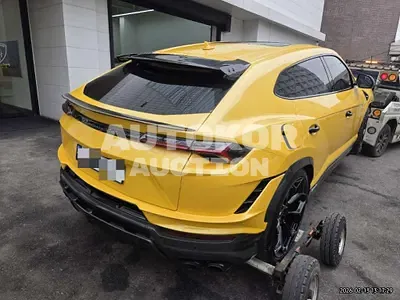 2024, Lamborghini / Urus, 3779 км., gas