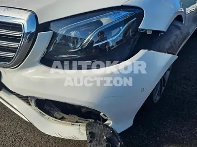 2016, Mercedes-Benz / E 300, unknown