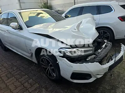 2023, BMW / 520i, 75896 км., gas