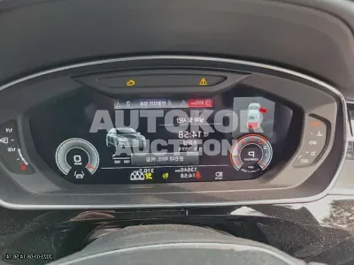2021, Audi / A8, VIN: WAUZZZF81MN034498, 13646 км., gas