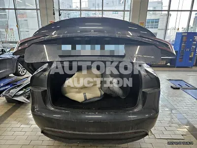 2024, Tesla / Model 3, electric