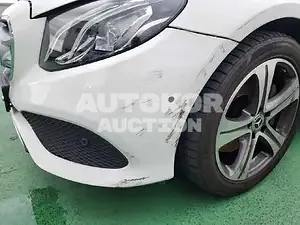 2019, Mercedes-Benz / E 300, unknown