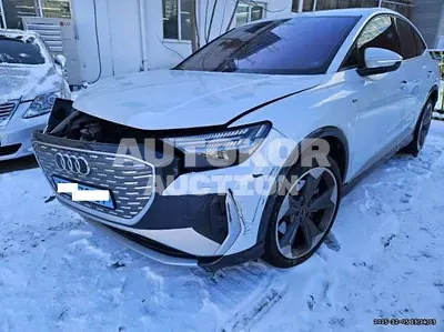 2025, Audi / q4 sportback e-tron, VIN: WAUZZZFZ0SP031683, 17548 км., electric