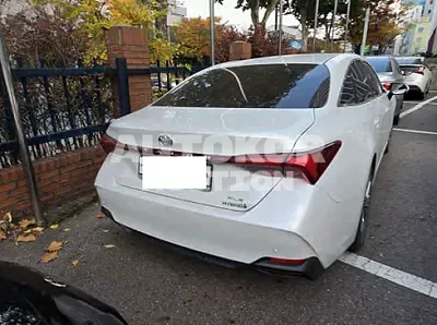 2019, Toyota / Avalon, 71718 км., hybrid