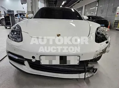 2018, Porsche / Panamera, gas