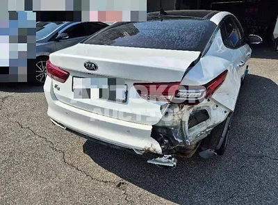 2015, BMW / B5, 148411 км., gas, 1999 куб.см.