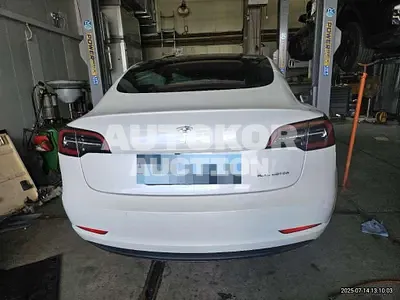 2020, Tesla / Model 3, 107527 км., electric