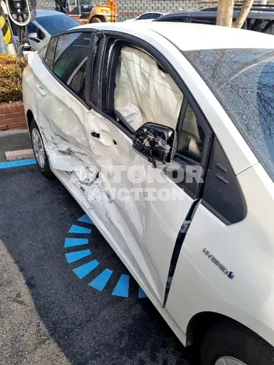 2022, Toyota / Prius, VIN: JTDKAMFU7N3172152, 16244 км., hybrid