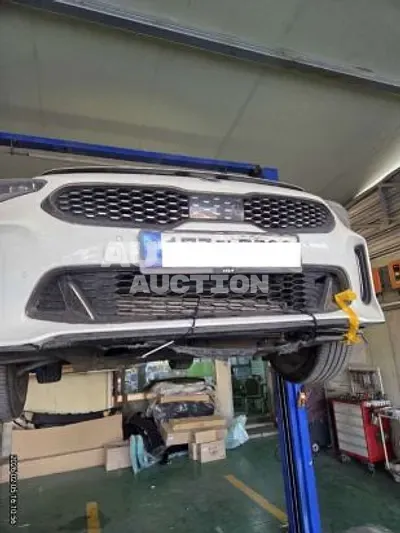 2018, Kia / Stinger, VIN: KNAE351ABJS001239, 142077 км., gas